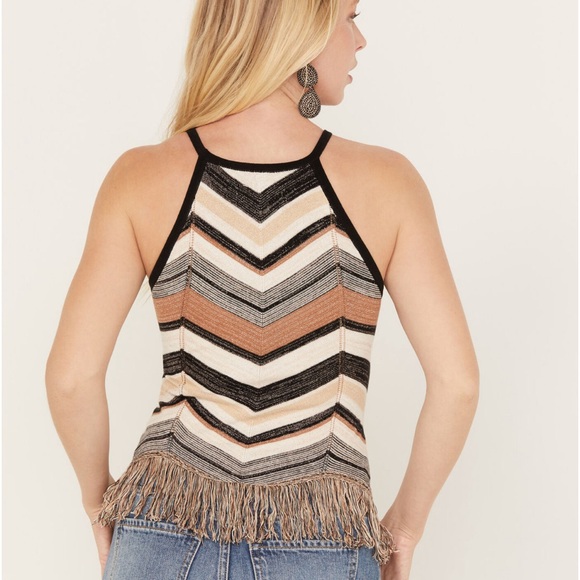 SHYANNE WOMEN'S ZIG ZAG FRINGE HALTER SWEATER TANK - Picture 4 of 9